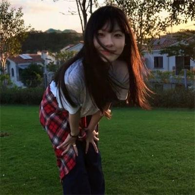 偷偷接吻